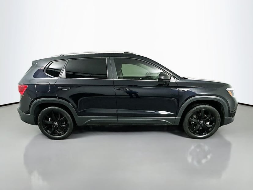 2022 Volkswagen Taos - Image 2