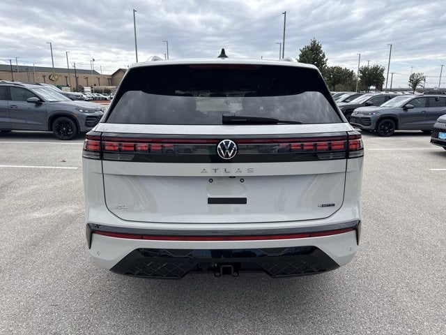 2027 Volkswagen Atlas - Image 1