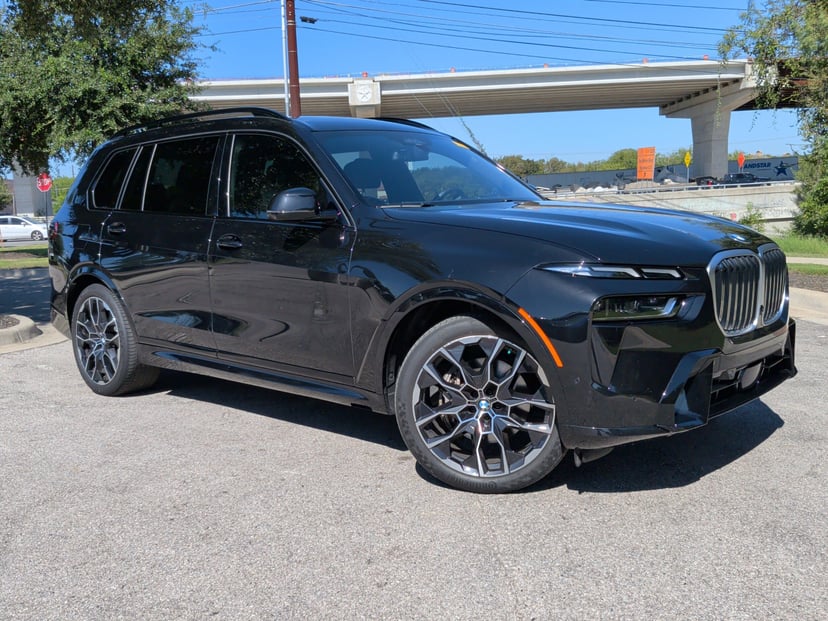 2023 BMW X7 - Image 1