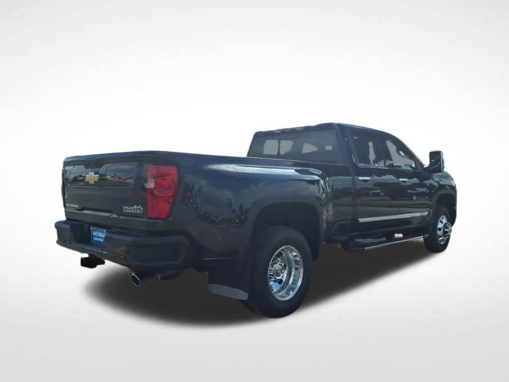 2026 Chevrolet Silverado 3500 HD - Image 2