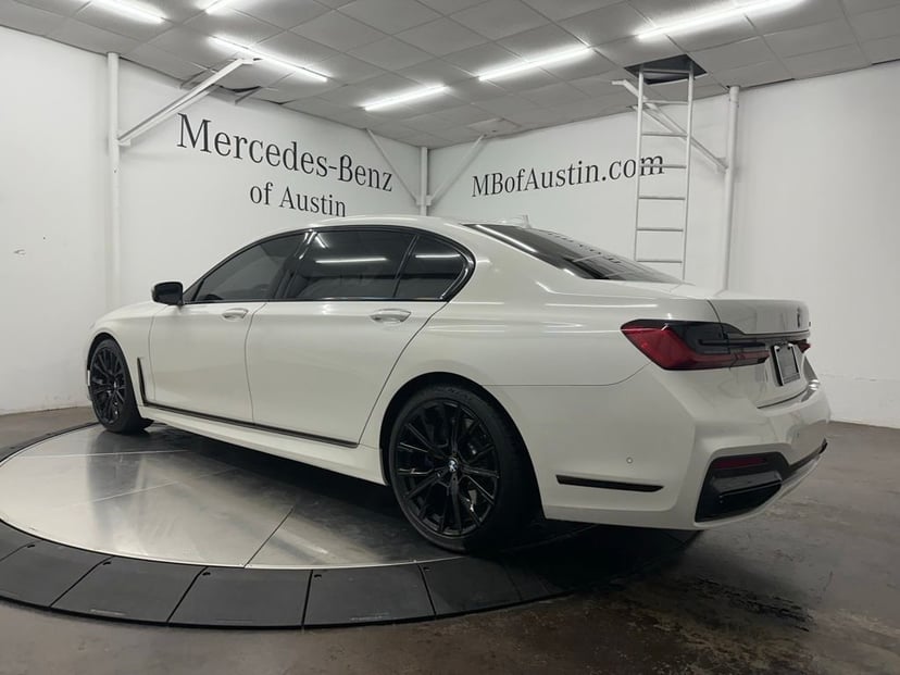 2022 BMW 740Li - Image 2