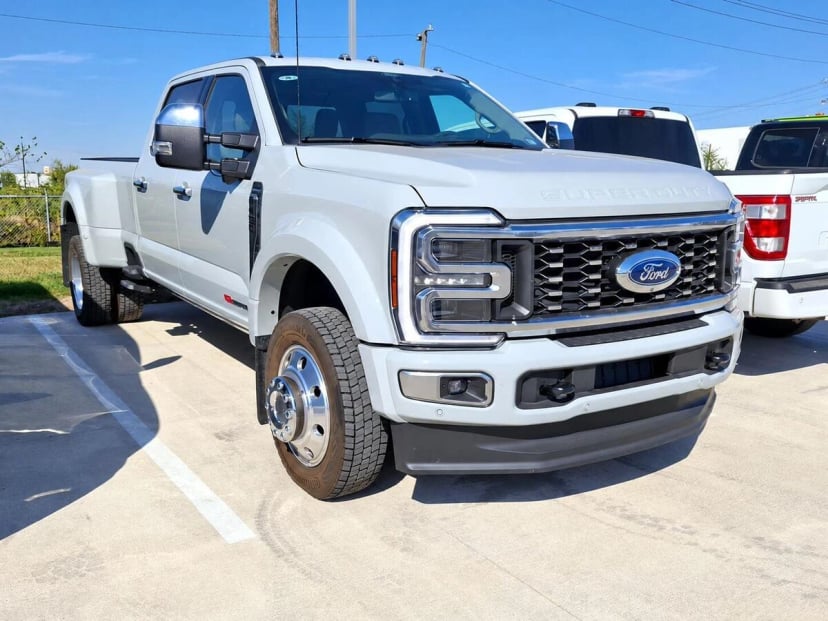 2025 Ford F-450 - Image 1