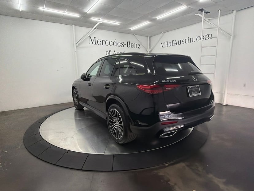 2027 Mercedes-Benz GLC - Image 2