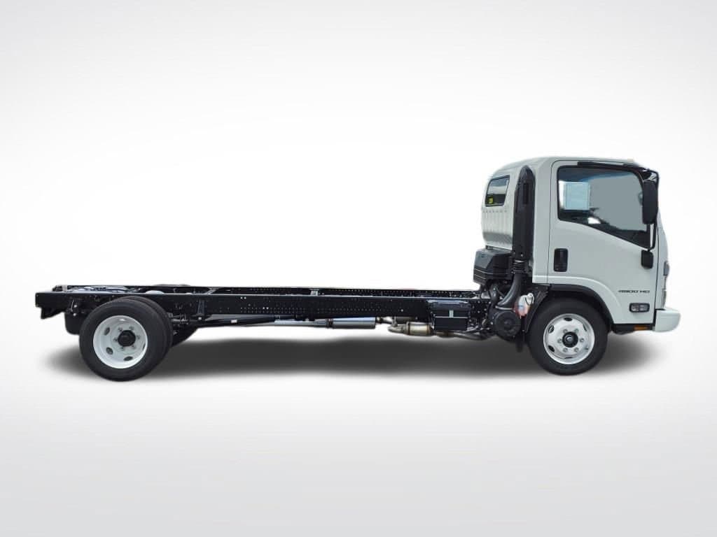 2025 Chevrolet Low Cab Forward - Image 2
