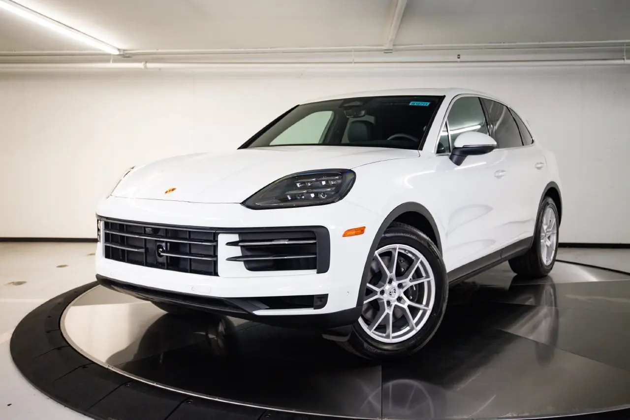 2026 Porsche Cayenne - Image 1