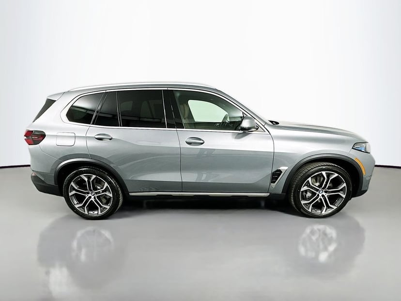 2026 BMW X5 - Image 2
