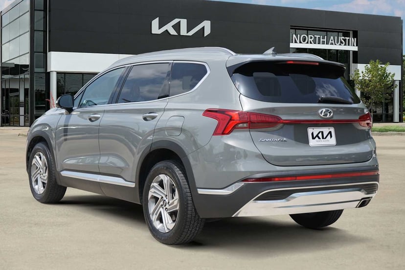 2023 Hyundai Santa Fe - Image 3