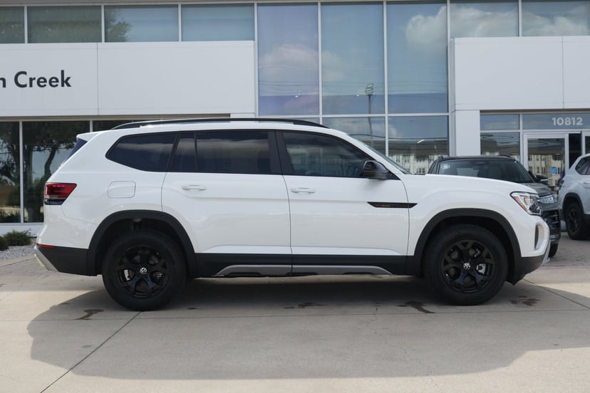 2026 Volkswagen Atlas - Image 2