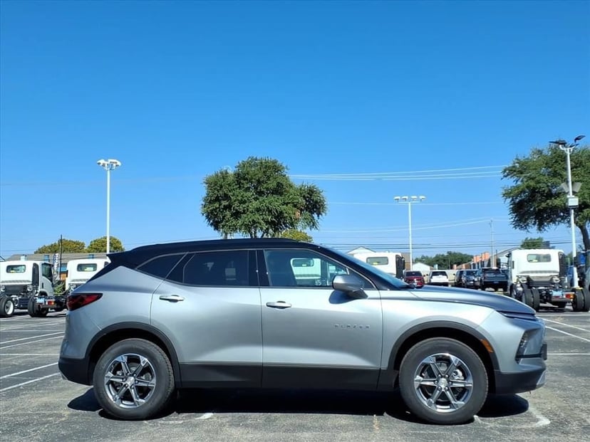2026 Chevrolet Blazer - Image 2