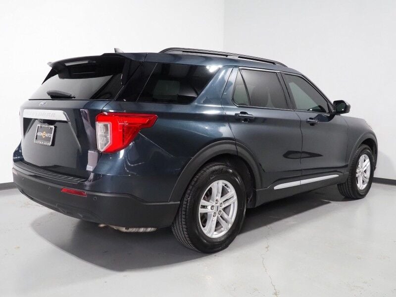 2022 Ford Explorer XLT - Image 3