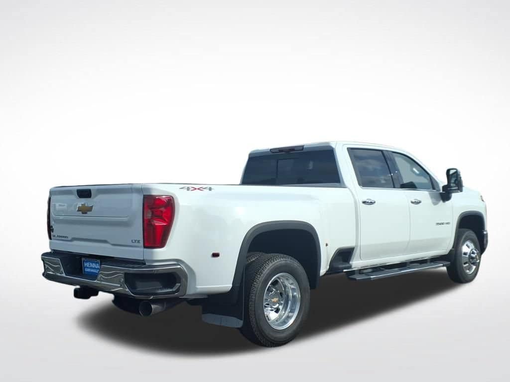 2026 Chevrolet Silverado 3500 HD - Image 2