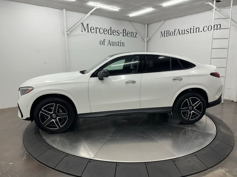2027 Mercedes-Benz GLC - Image 2