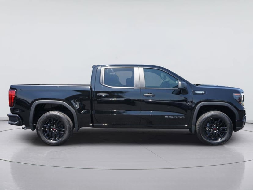 2026 GMC Sierra - Image 2