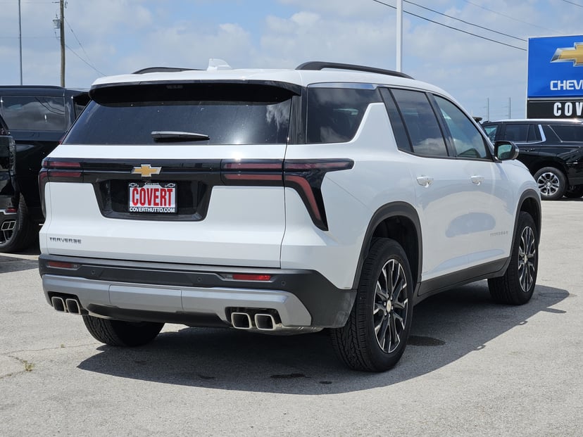 2026 Chevrolet Traverse - Image 3