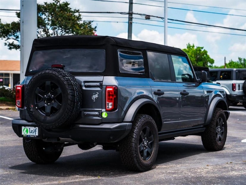 2025 Ford Bronco - Image 2