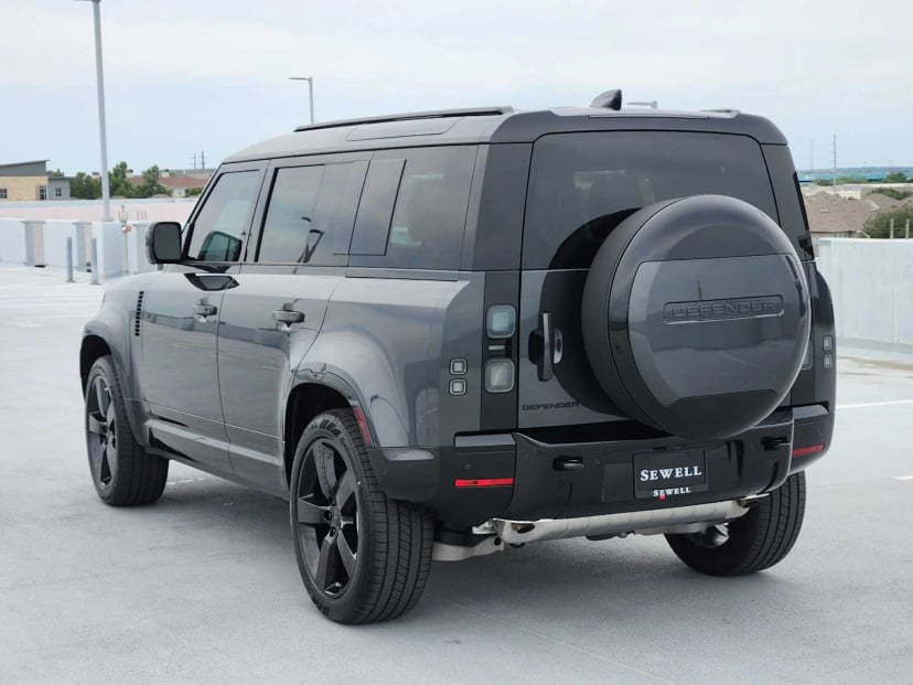 2026 Land Rover Defender - Image 2