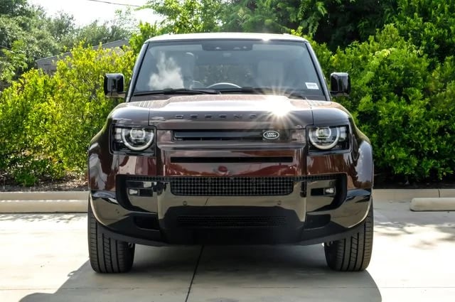 2026 Land Rover Defender - Image 2
