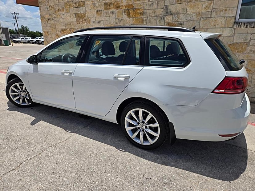 2015 Volkswagen Golf SportWagen - Image 3