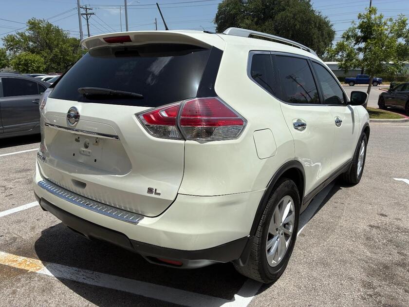2015 Nissan Rogue - Image 2