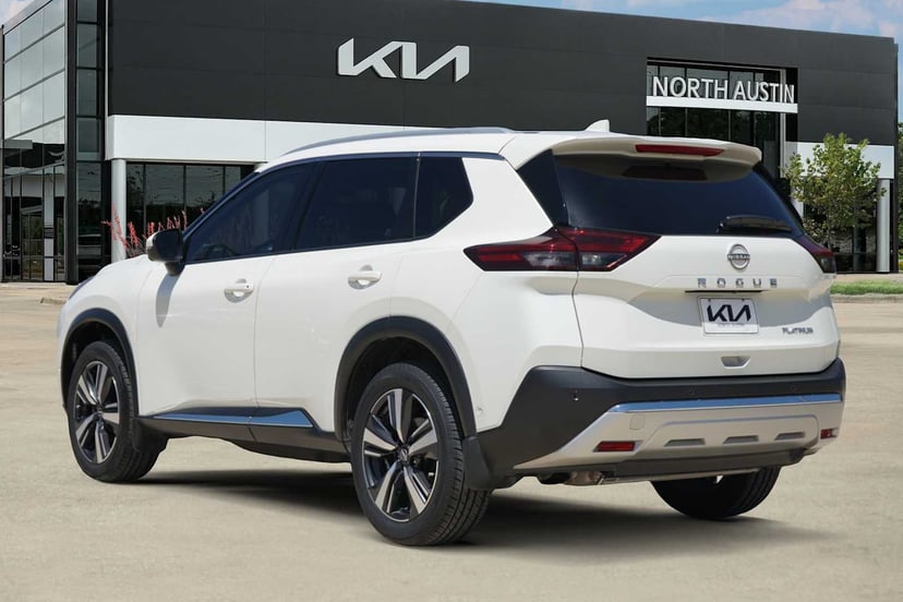 2023 Nissan Rogue - Image 2