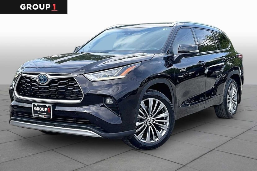 2021 Toyota Highlander - Image 1