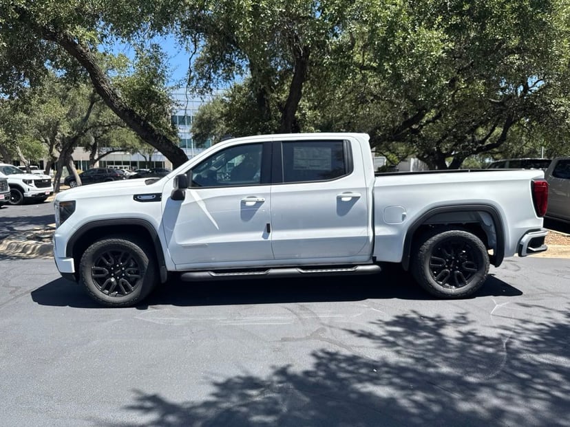 2026 GMC Sierra 1500 - Image 2