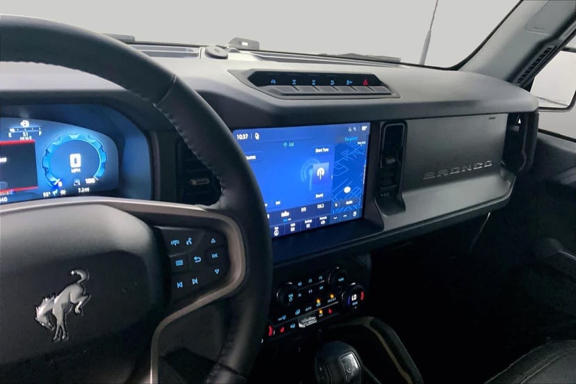 2026 Ford Bronco - Image 3