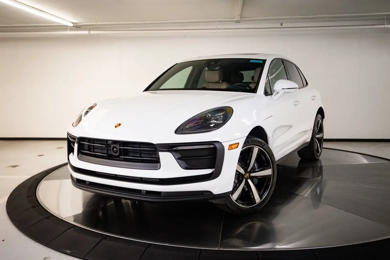 2026 Porsche Macan - Image 1