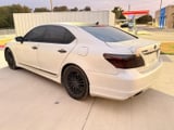 2010 Lexus LS 460 - Preview 3