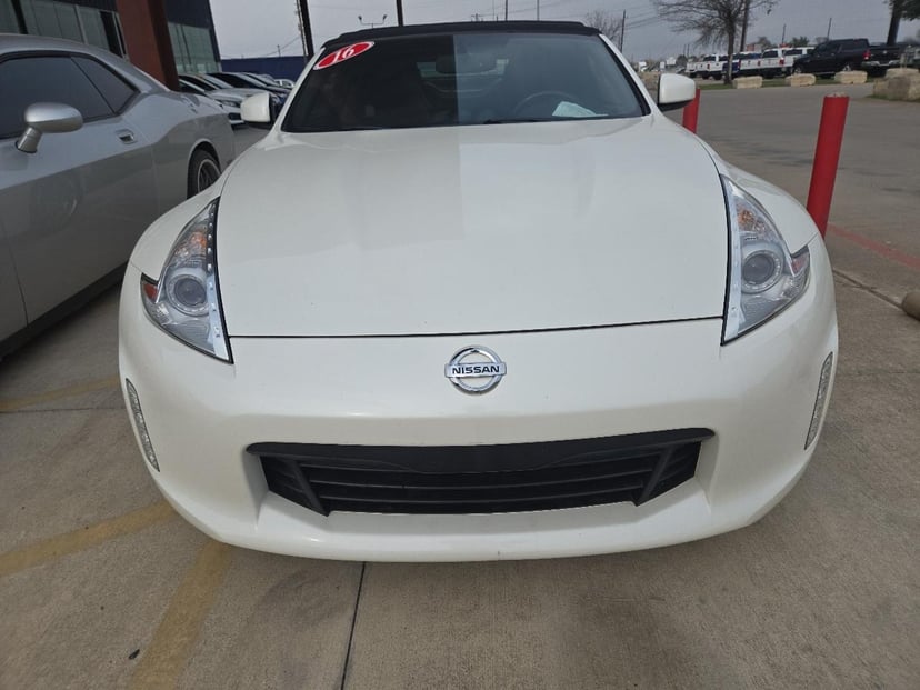 2016 Nissan 370Z - Image 1