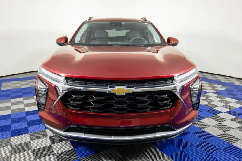 2025 Chevrolet Trax - Image 3