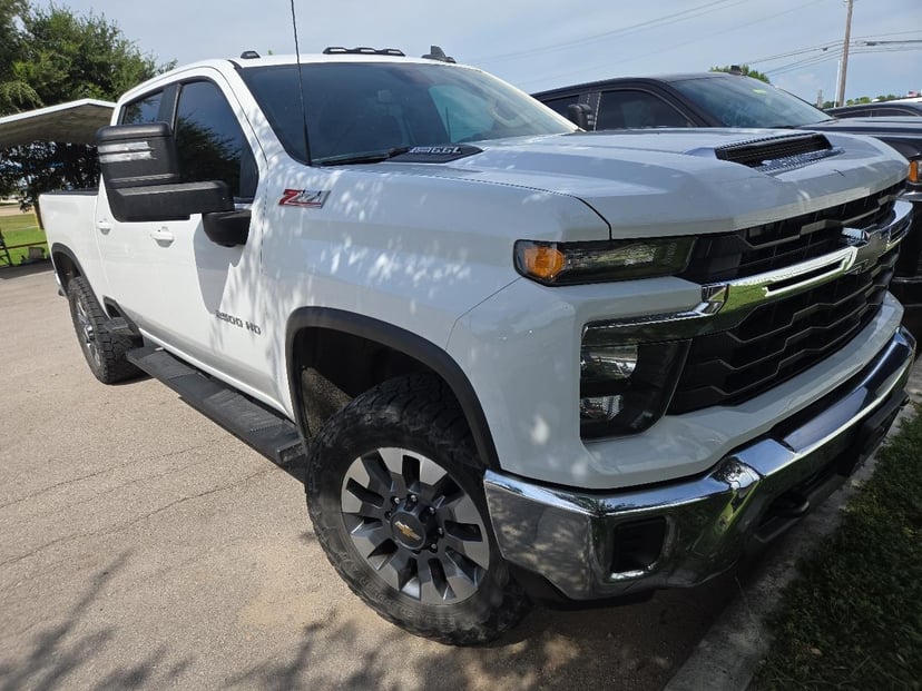 2024 Chevrolet Silverado HD - Image 2