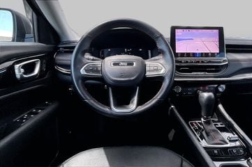 2022 Jeep Compass - Image 2