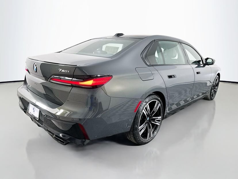 2026 BMW 7 Series - Image 3