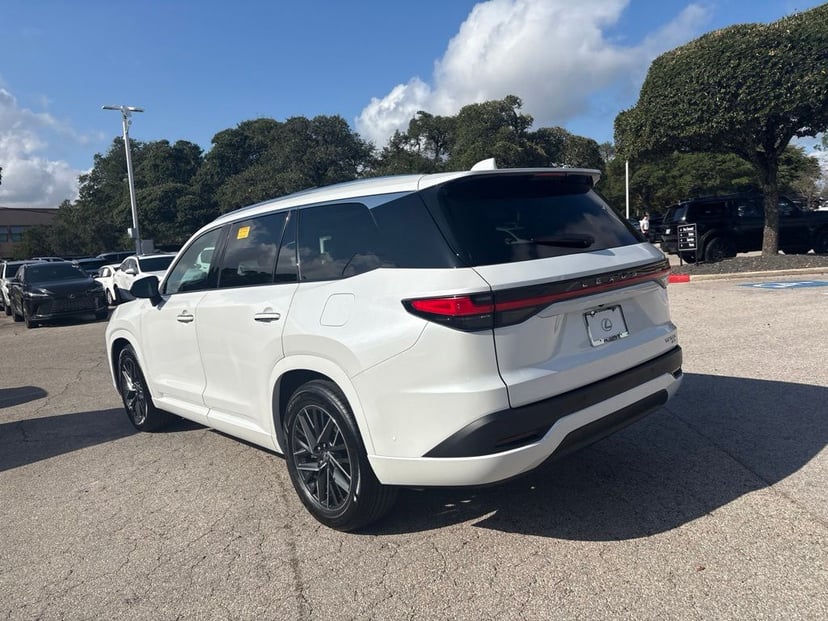 2026 Lexus TX - Image 3