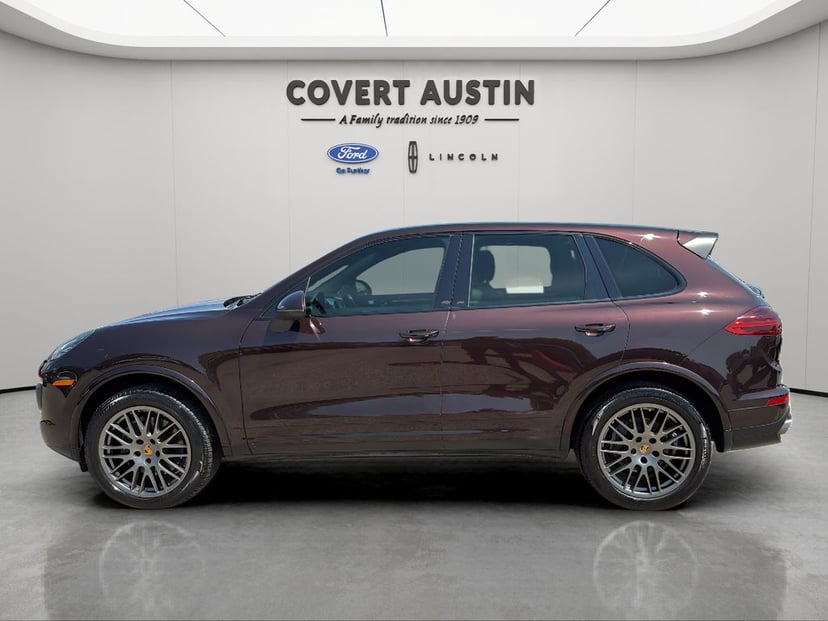 2017 Porsche Cayenne - Image 2