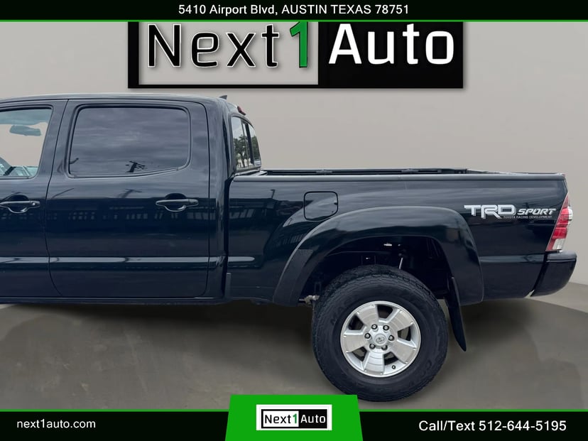 2015 Toyota Tacoma - Image 2