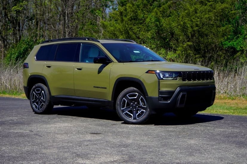 2026 Jeep Cherokee Laredo - Image 2