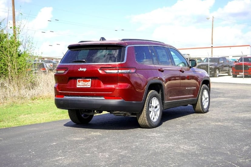 2026 Jeep Grand Cherokee L - Image 3