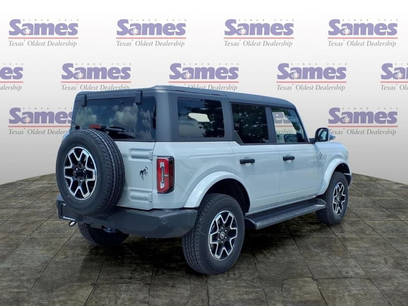 2026 Ford Bronco - Image 3