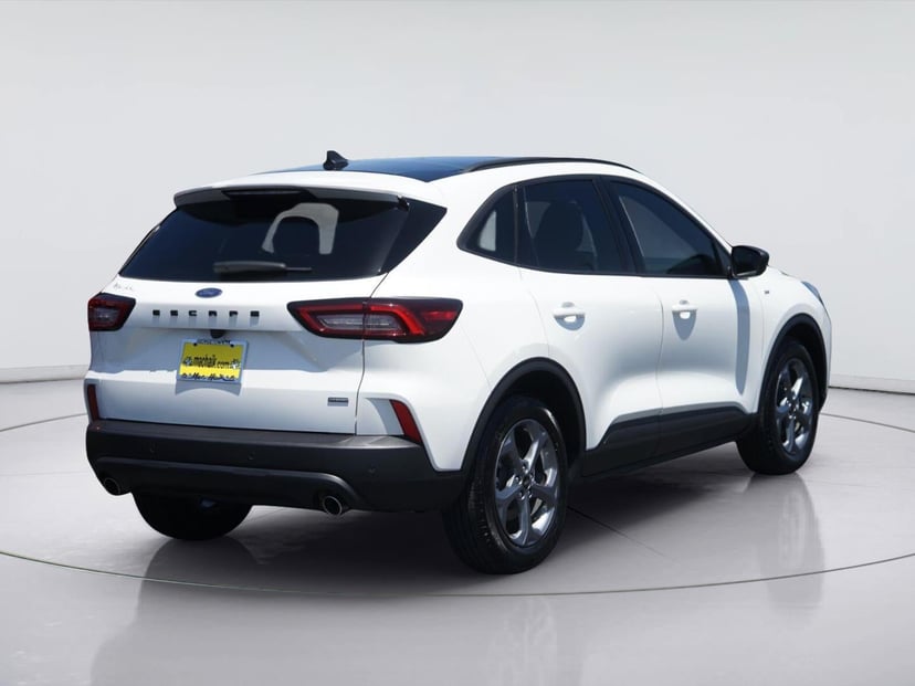2025 Ford Escape - Image 3