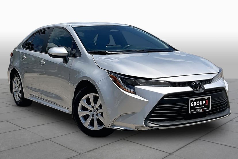 2025 Toyota Corolla - Image 2