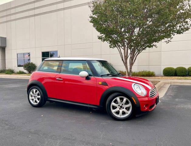 2010 MINI Hardtop - Image 1