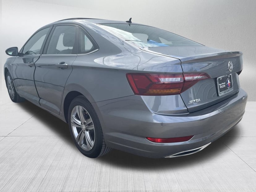 2019 Volkswagen Jetta - Image 3