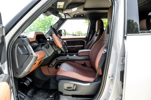 2026 Land Rover Defender - Image 3
