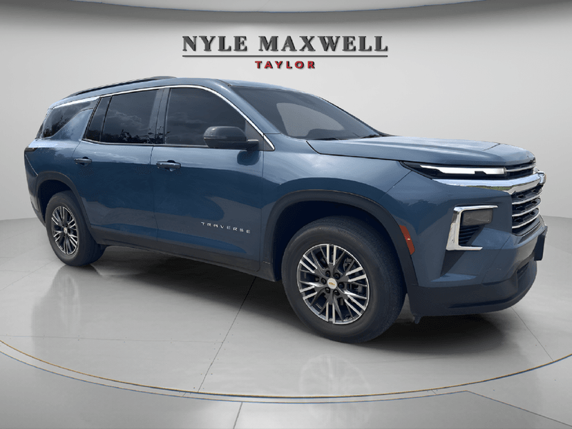 2025 Chevrolet Traverse - Image 1