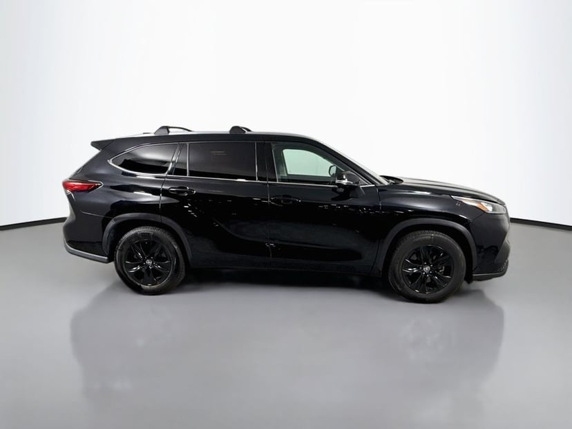 2020 Toyota Highlander - Image 2