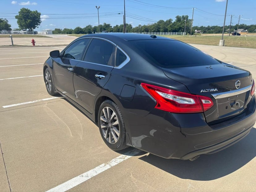 2016 Nissan Altima - Image 3