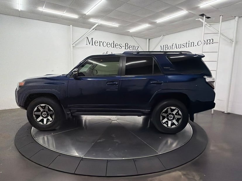 2021 Toyota 4runner - Image 2