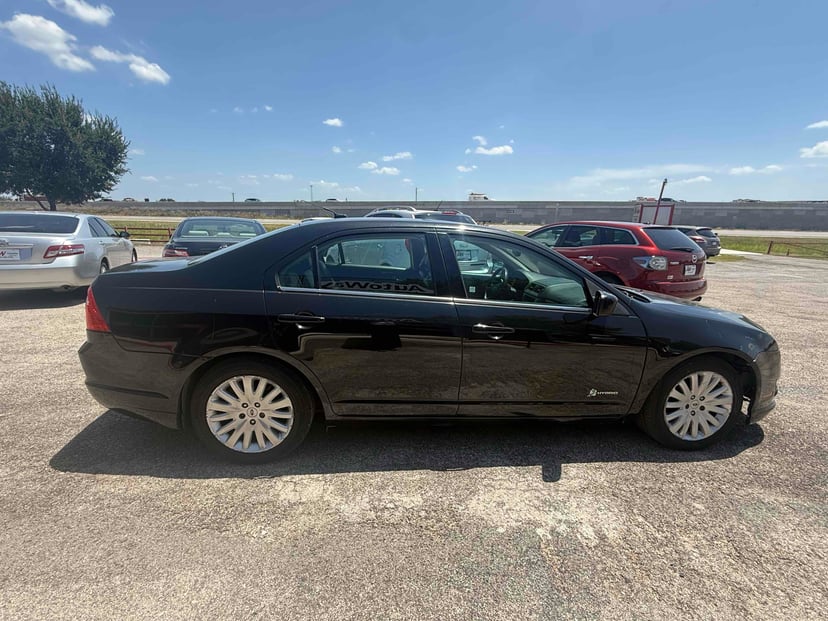 2012 Ford Fusion - Image 2
